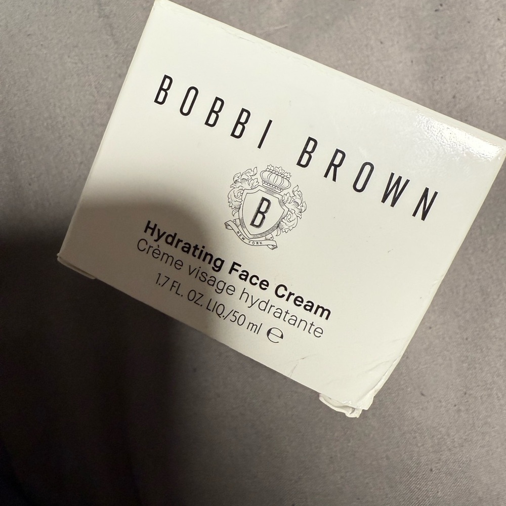 Bobbi Brown Hydrating Face Cream in Elegant White Packaging